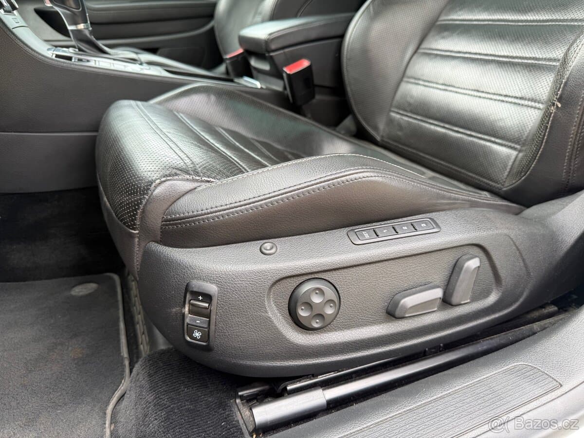 2011 Volkswagen PASSAT CC - 10