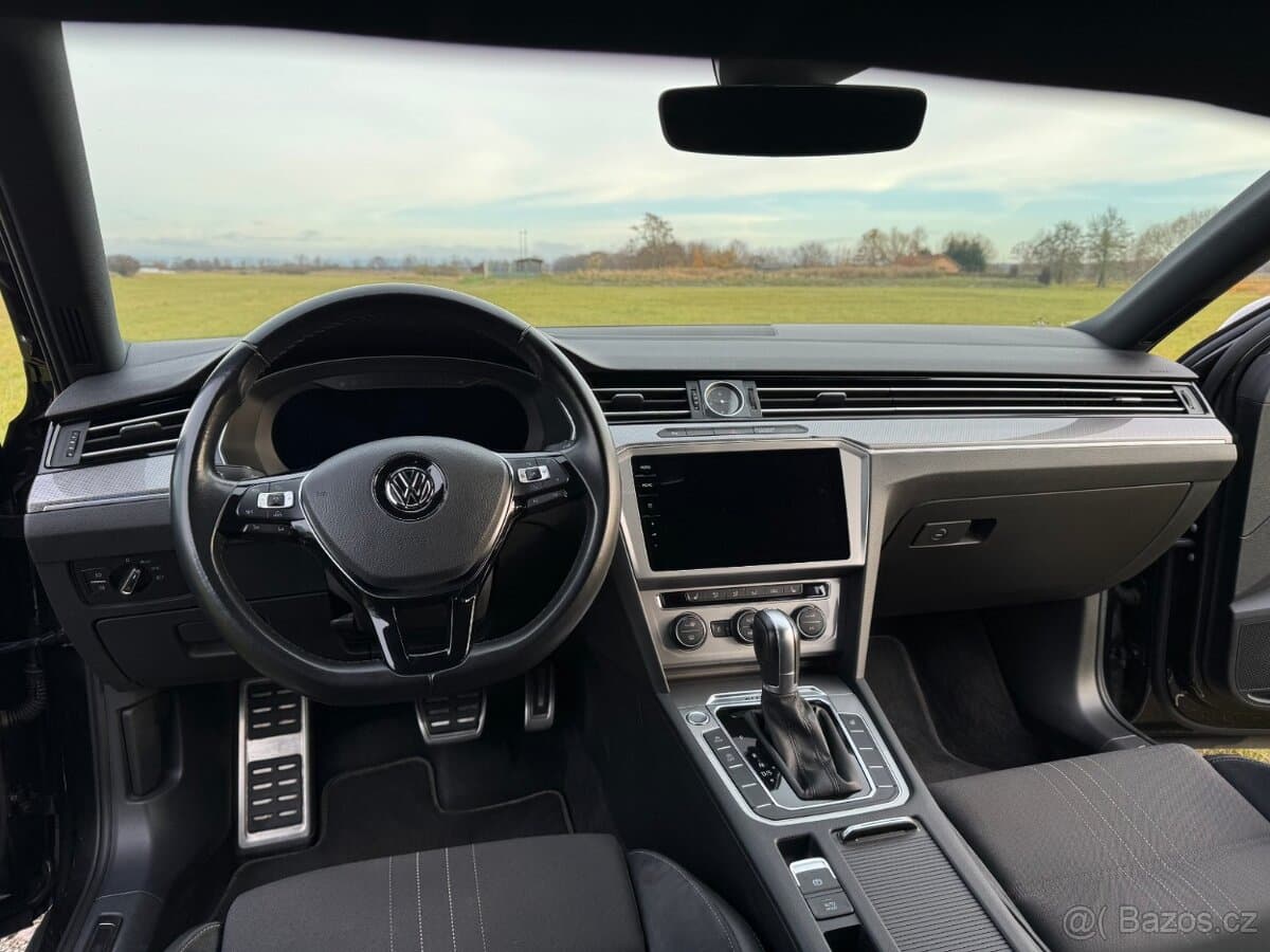 2018 Volkswagen PASSAT - 10
