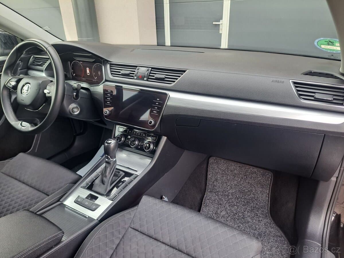 2022 Škoda SUPERB - 10