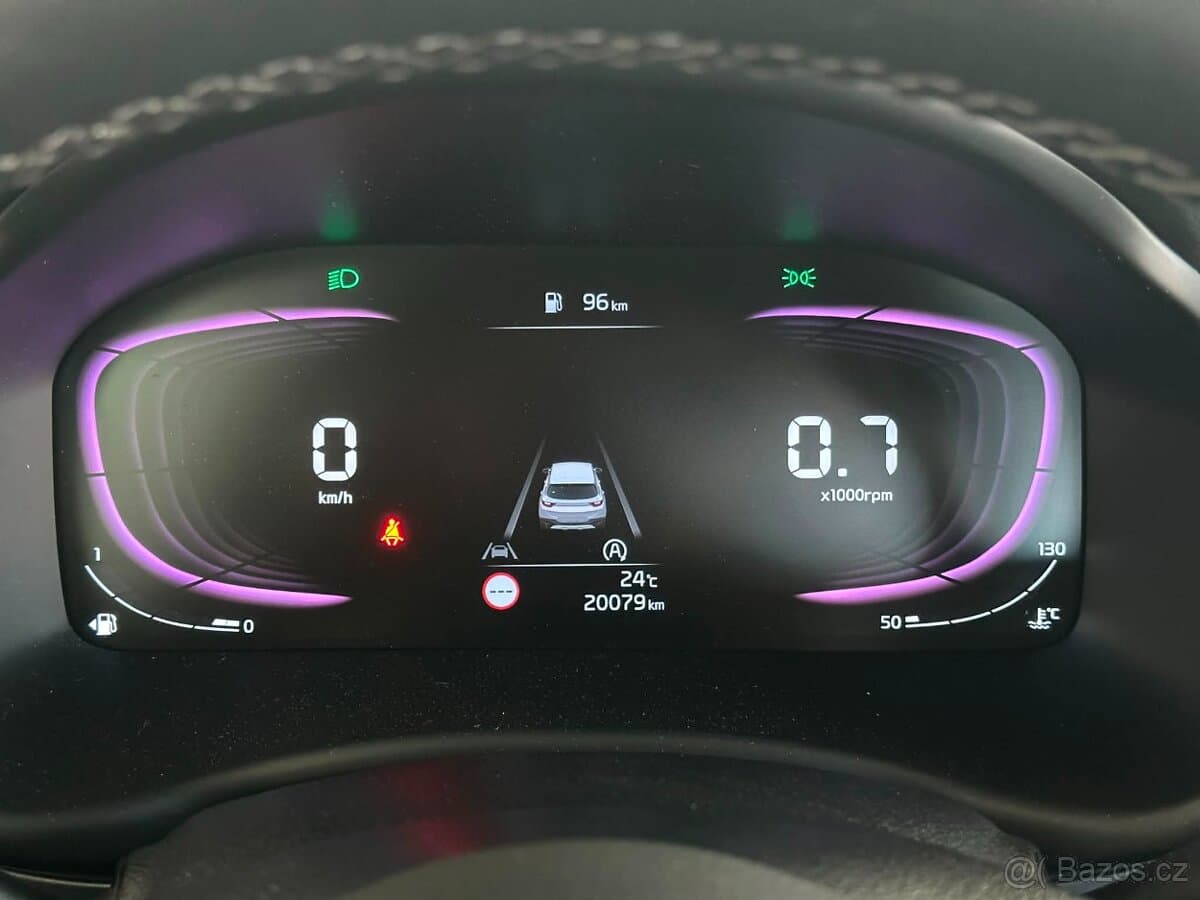 Kia STONIC - 10