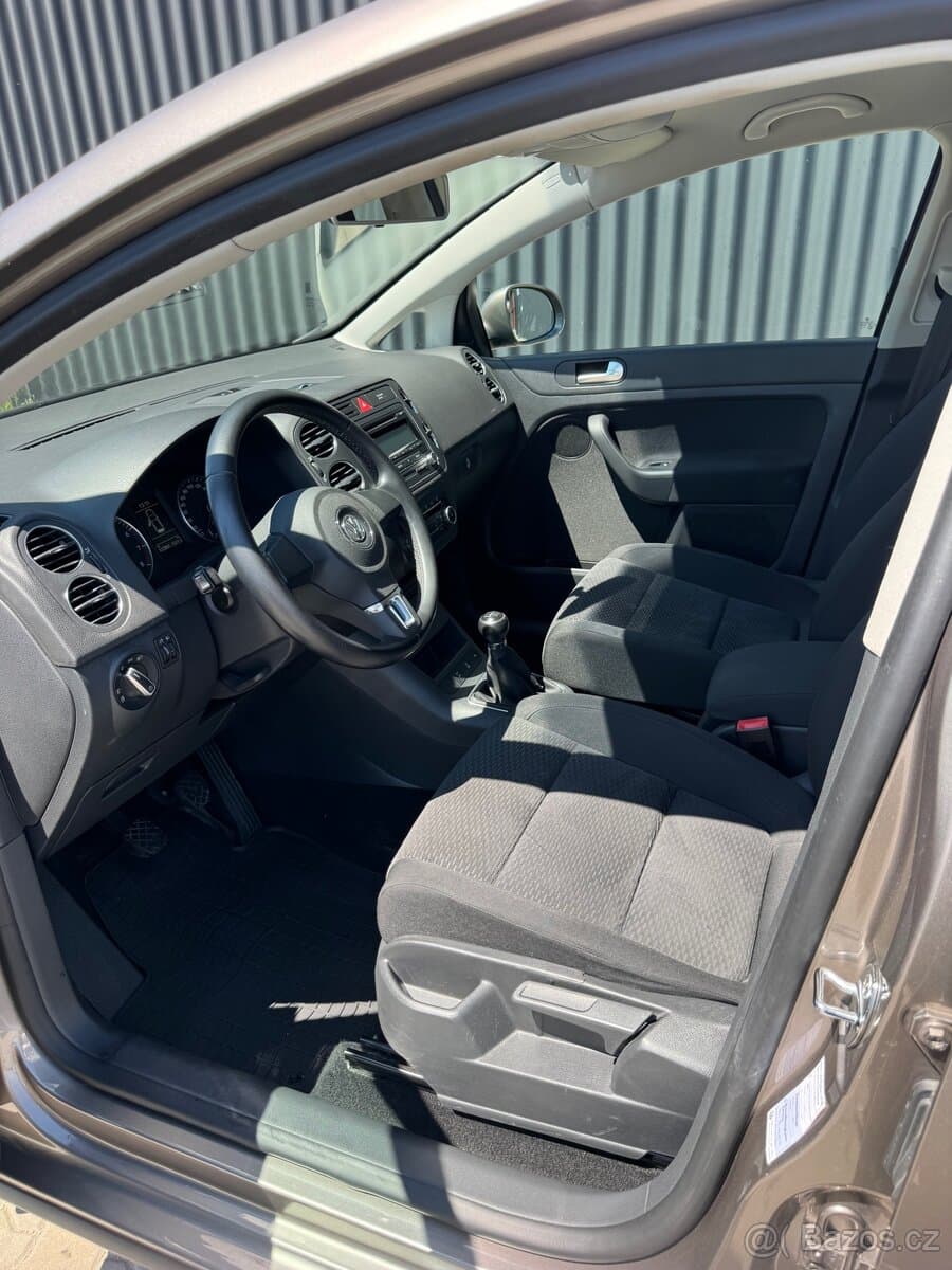 2010 Volkswagen GOLF - 10