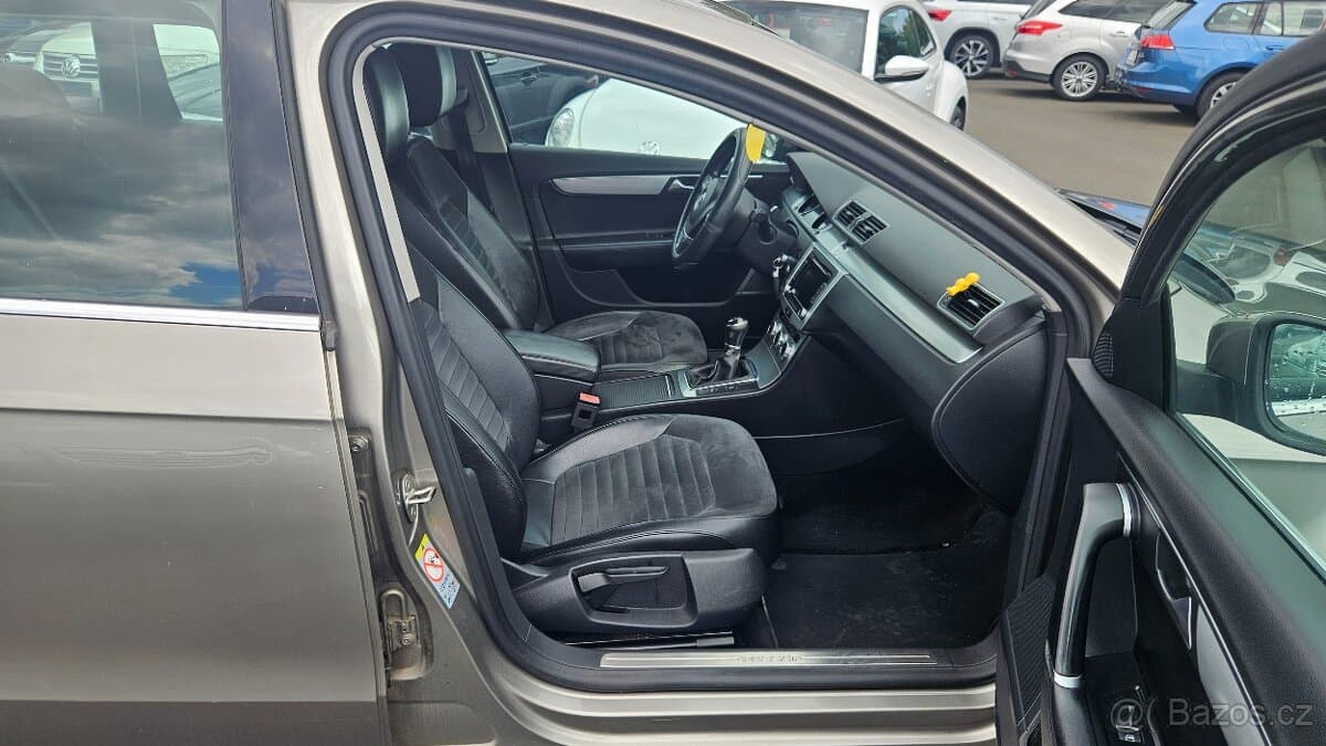 2013 Volkswagen PASSAT - 10