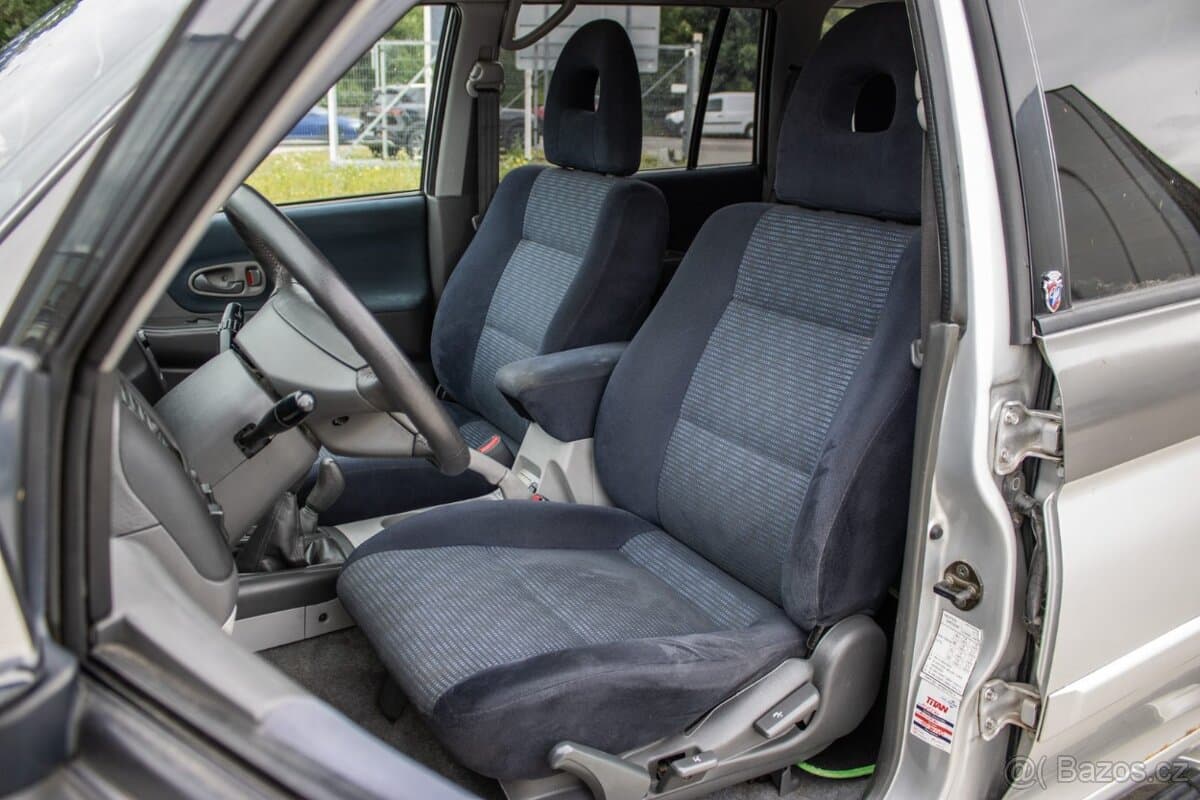 2005 Mitsubishi PAJERO - 10