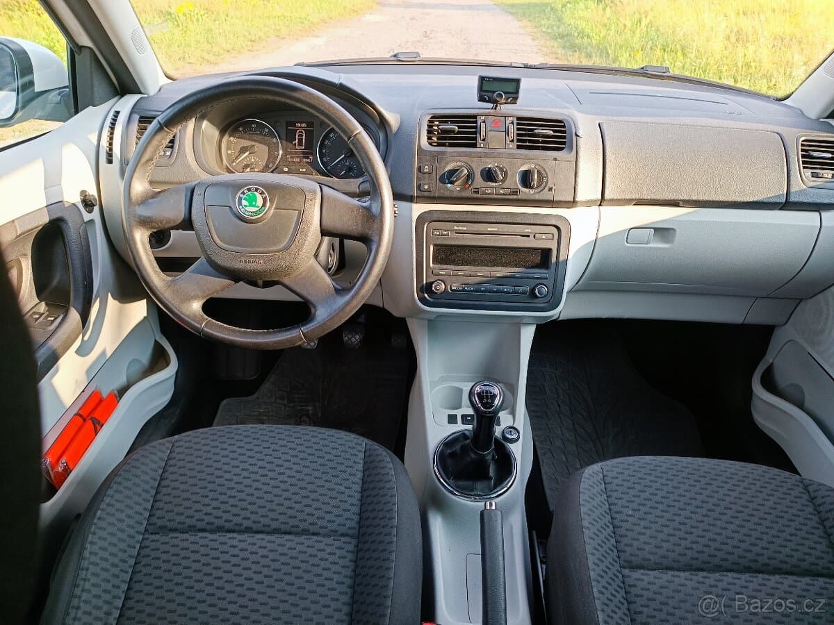 2010 Škoda FABIA - 10