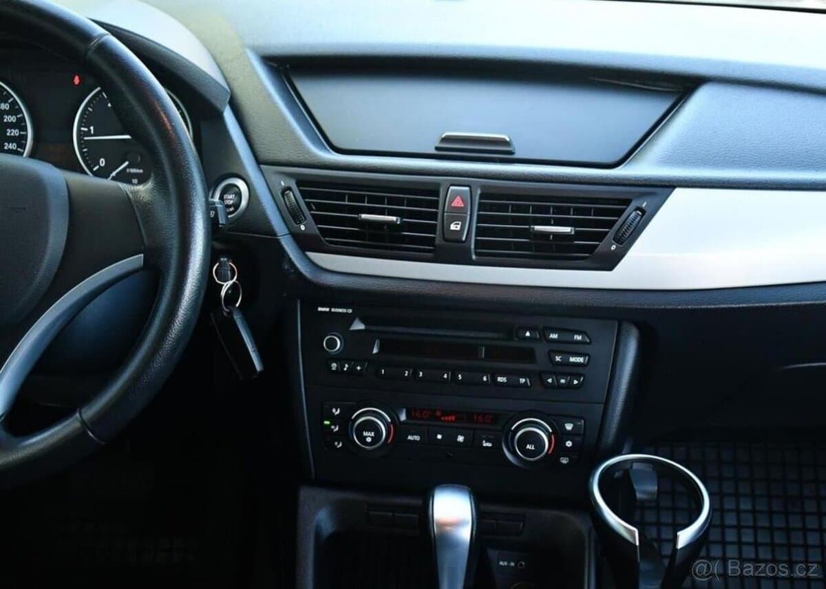 2011 BMW X1 - 10