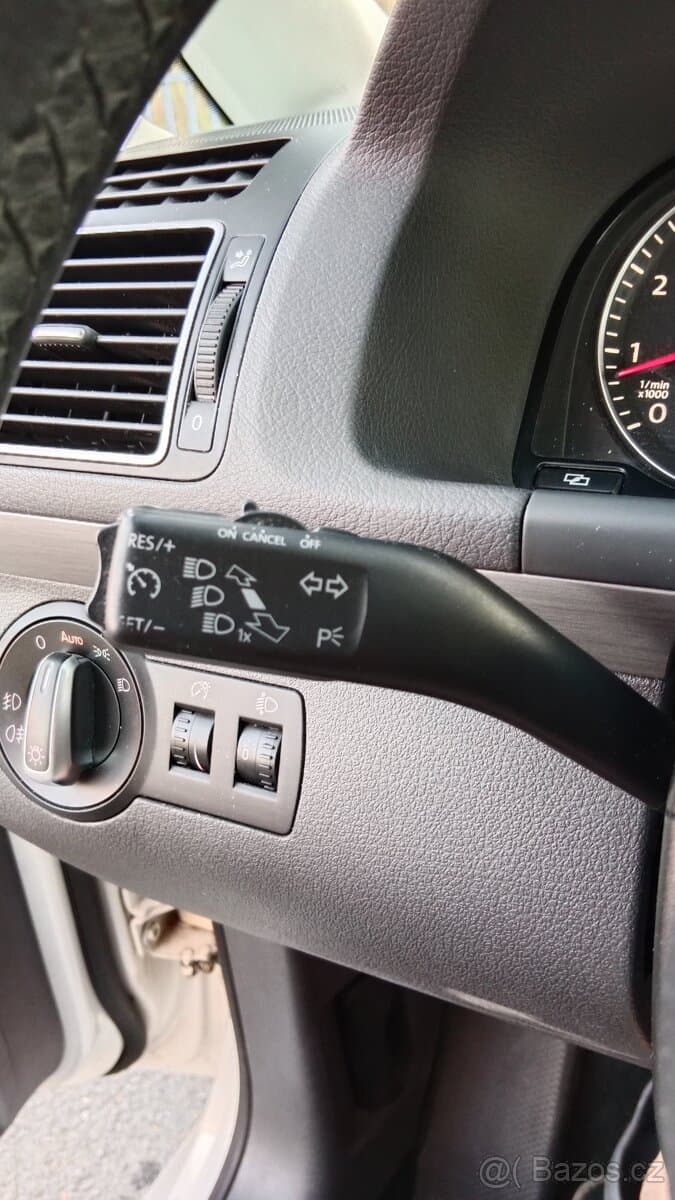 2011 Volkswagen TOURAN - 10