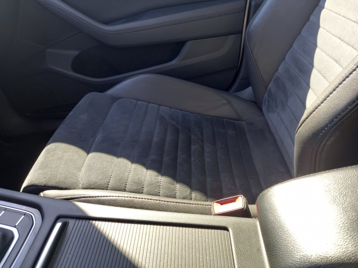 2015 Volkswagen PASSAT - 10