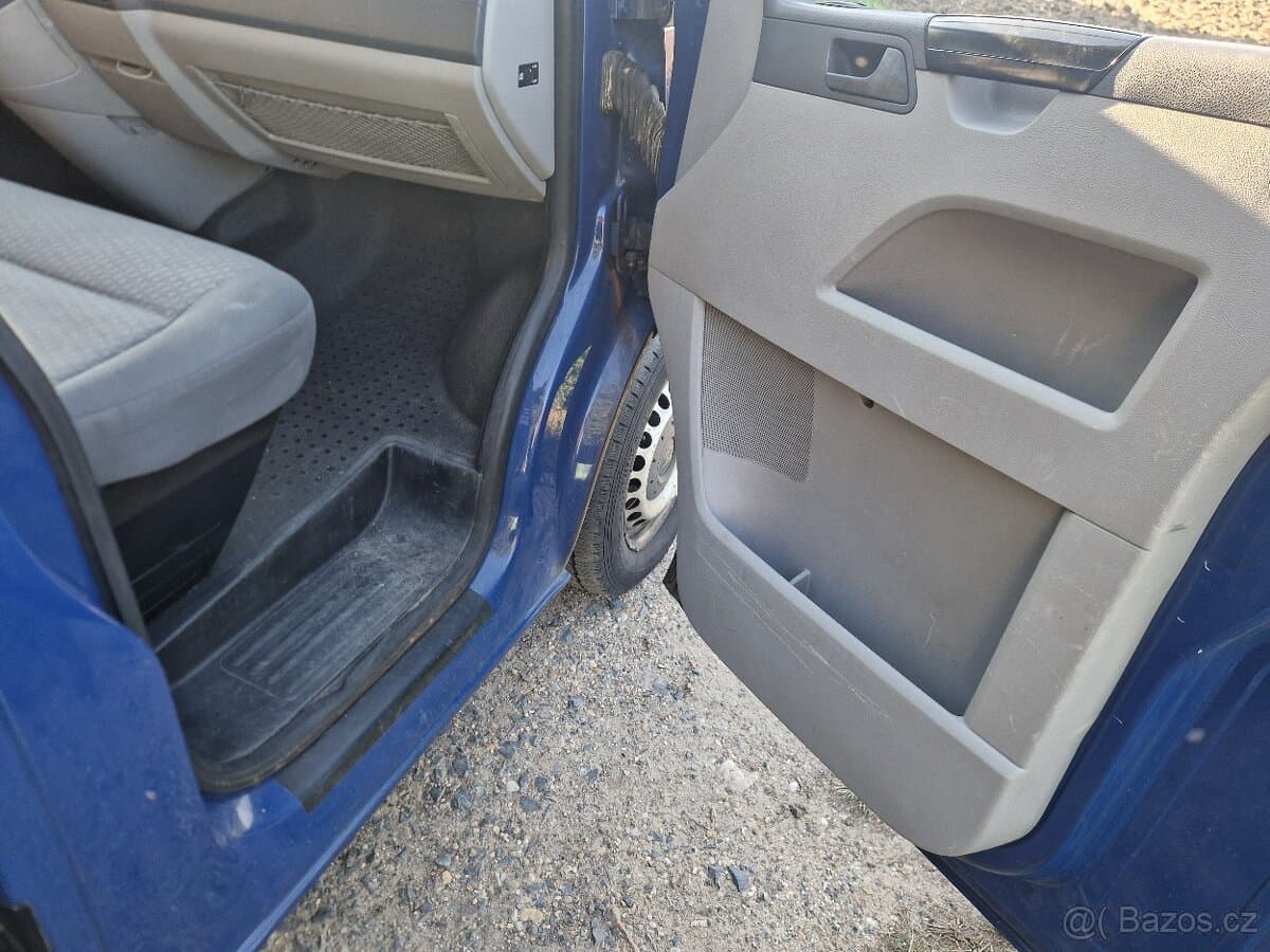 2011 Volkswagen CARAVELLE - 10