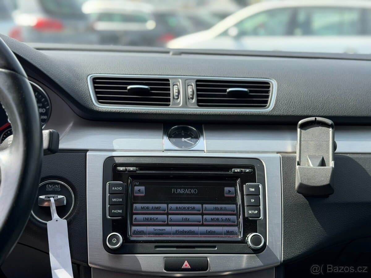 2013 Volkswagen PASSAT - 10