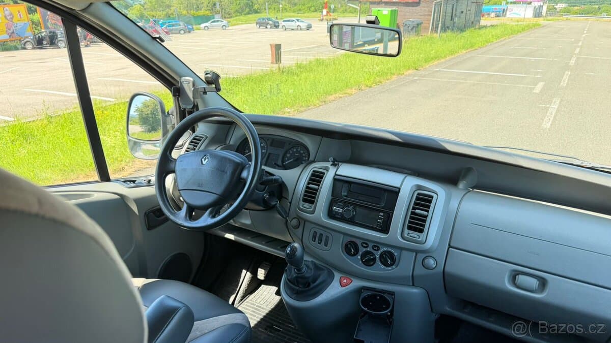 2010 Renault TRAFIC - 10
