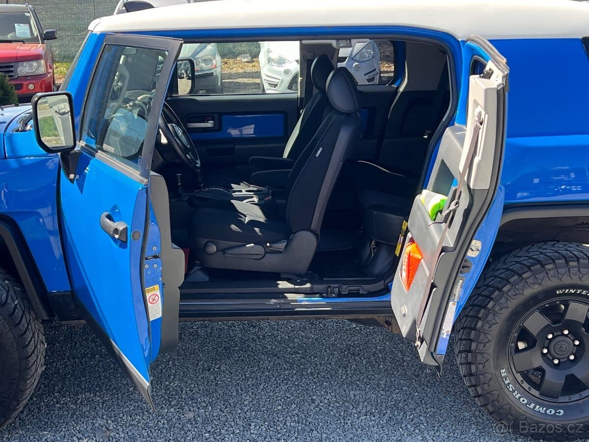 2008 Toyota FJ - 10