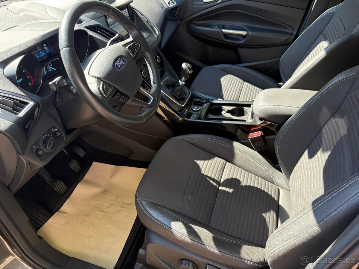 2019 Ford KUGA - 10