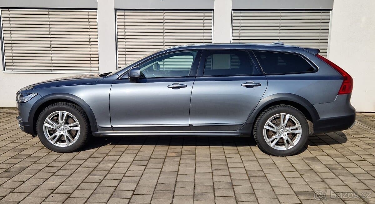 2017 Volvo V90 - 10