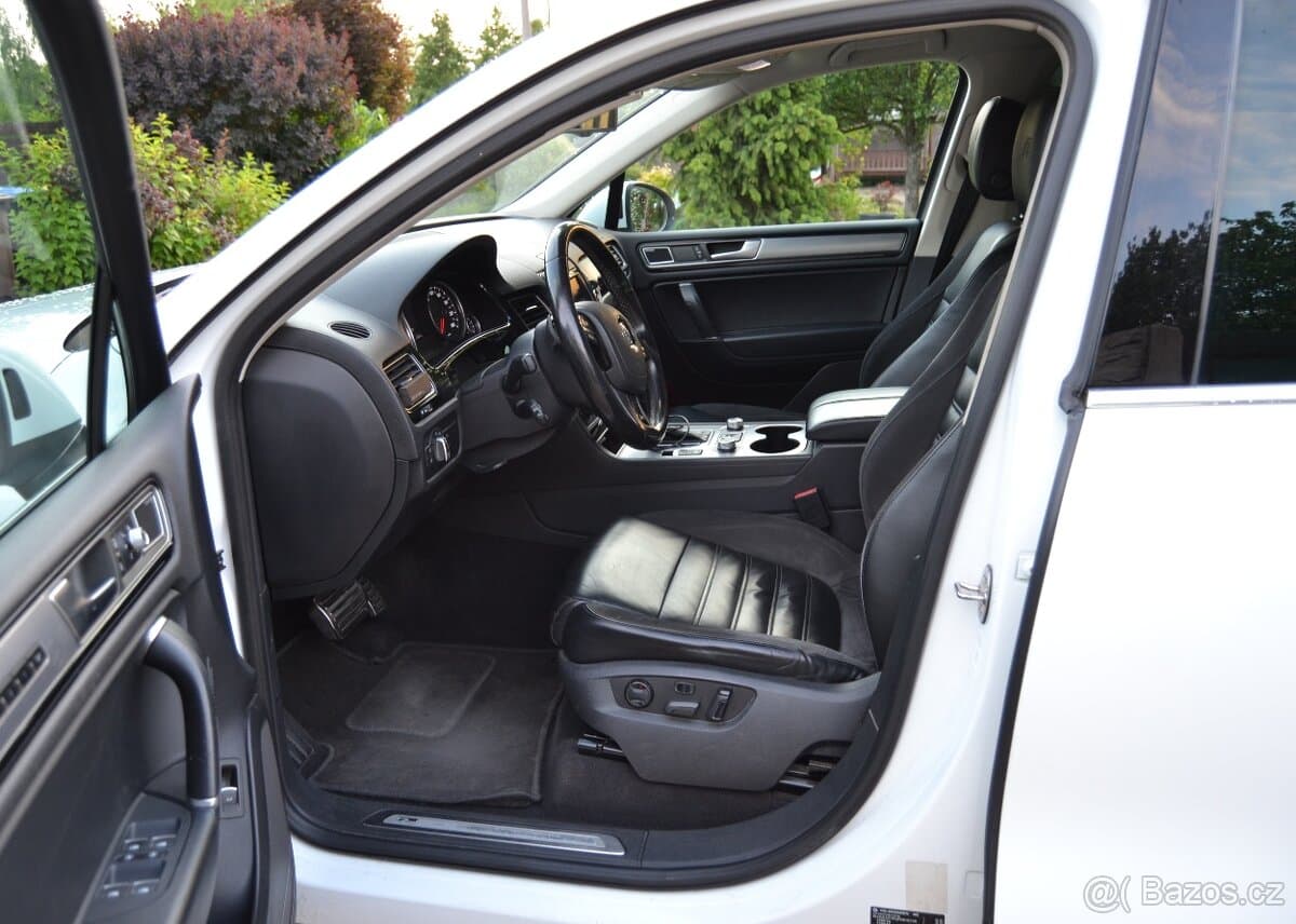 2015 Volkswagen TOUAREG - 10