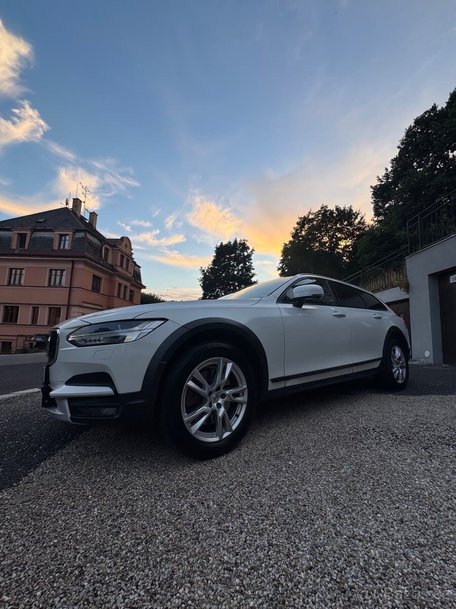 Volvo V90 - 10