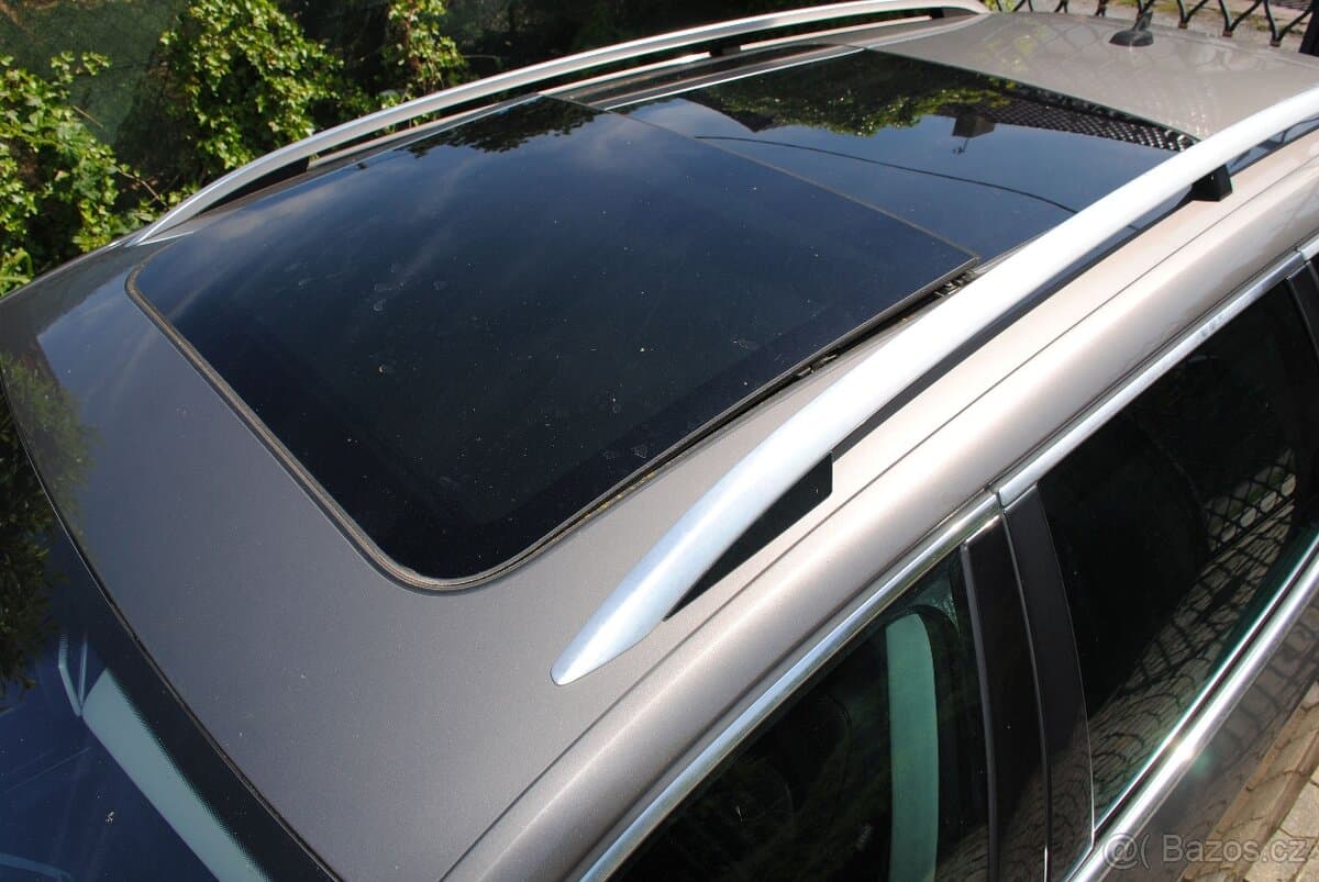 2011 Volkswagen PASSAT - 10
