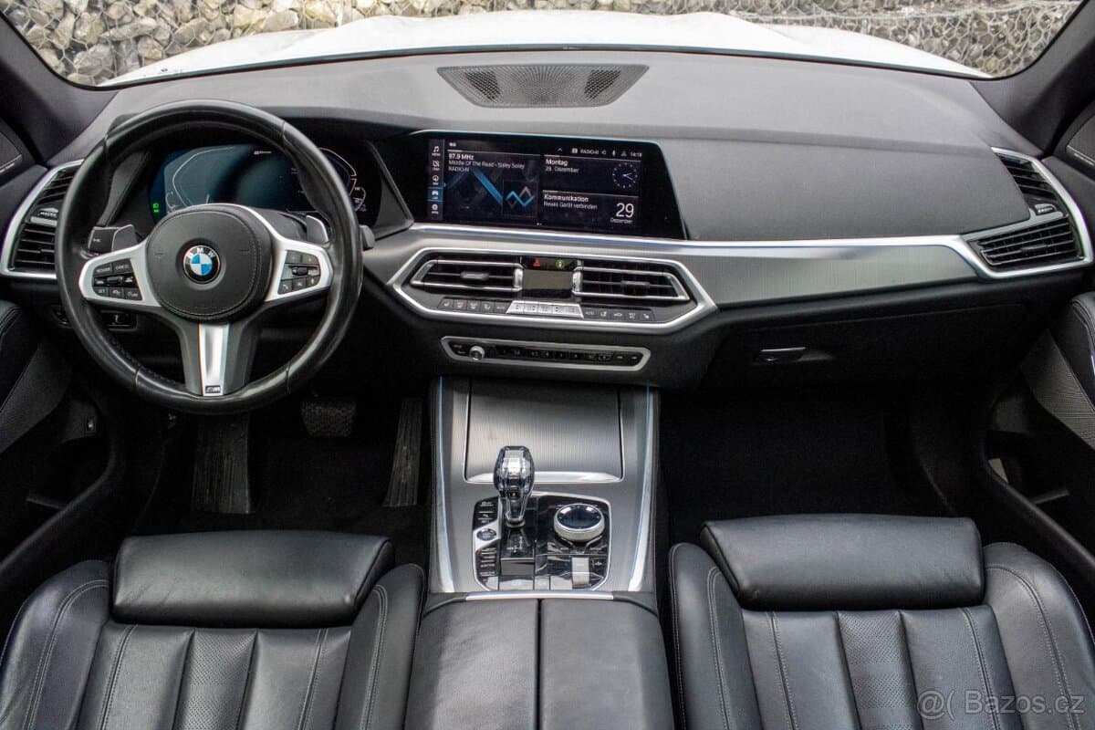2020 BMW X5 - 10