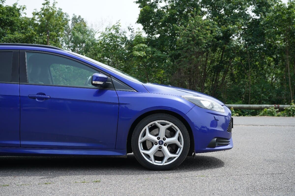 2013 Ford FOCUS - 10