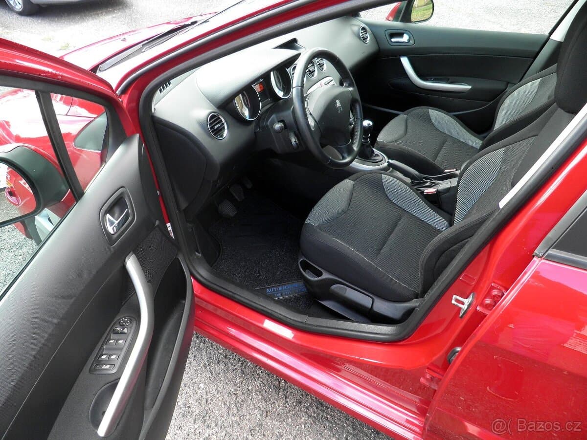 2010 Peugeot 308 - 10