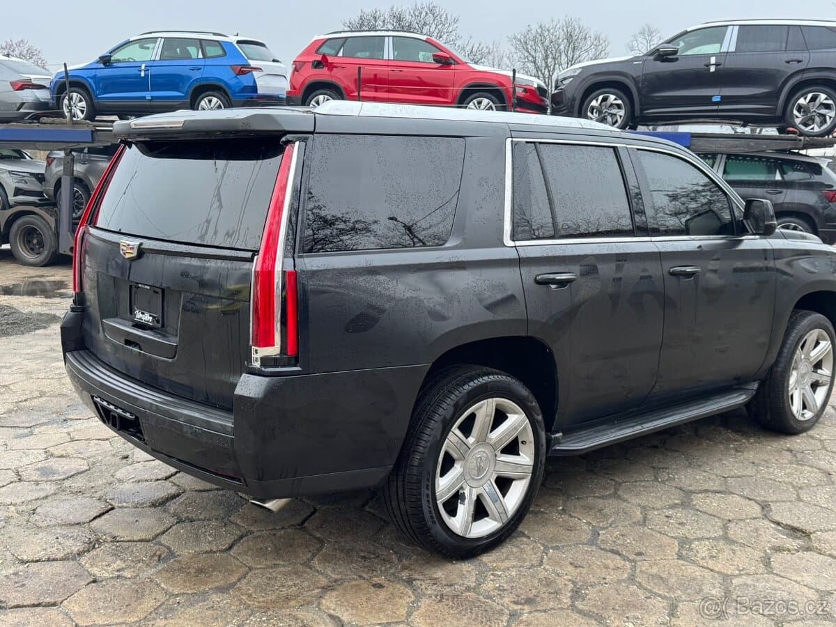 2015 Cadillac ESCALADE - 10