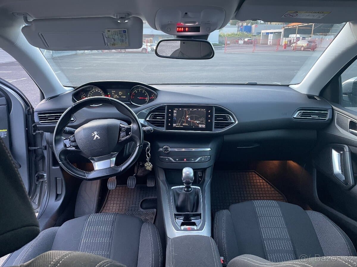 2016 Peugeot 308 - 10