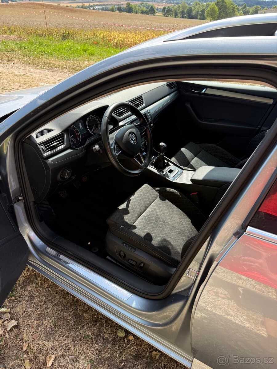 2016 Škoda SUPERB - 10