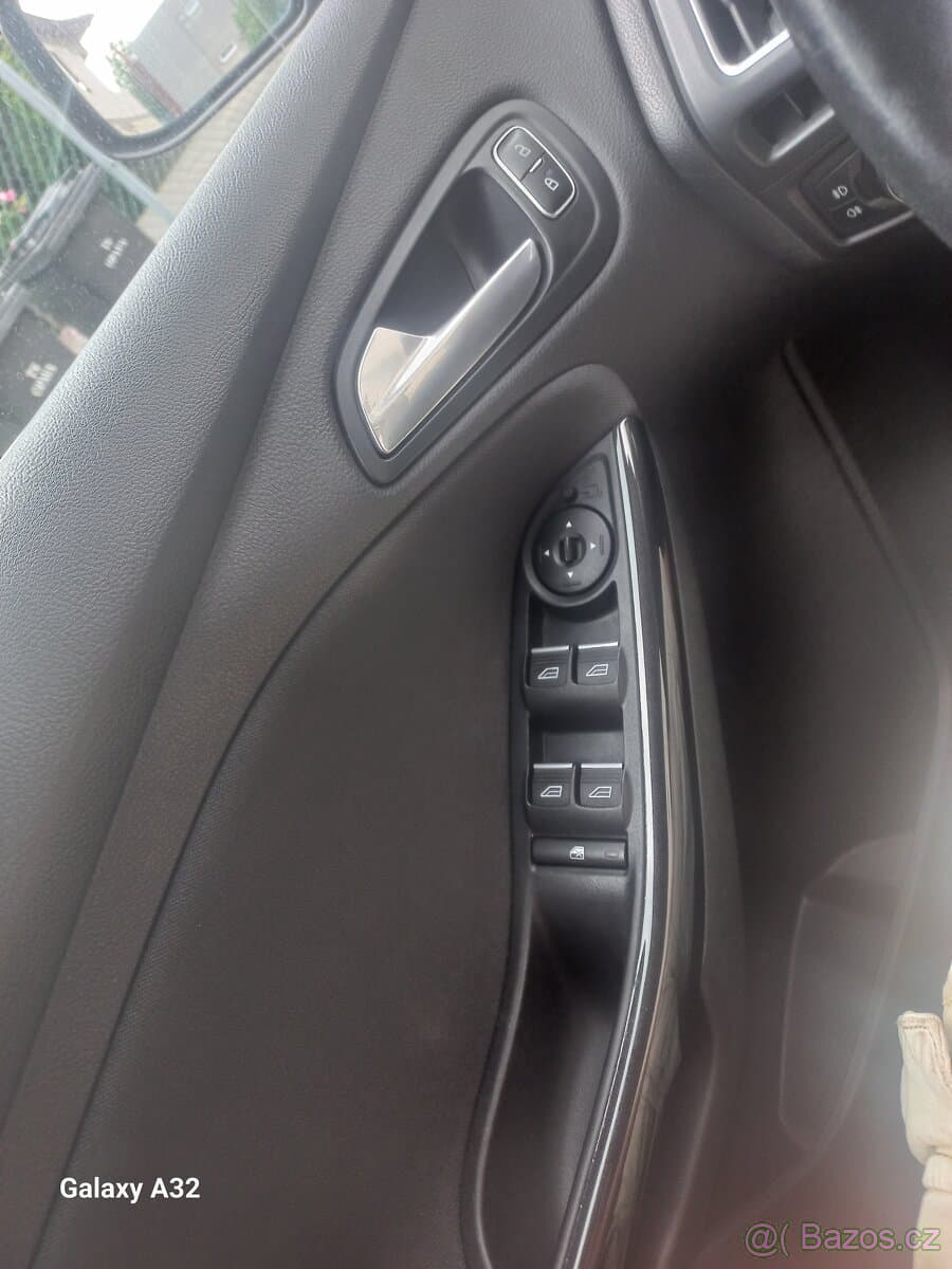 Ford FOCUS - 10