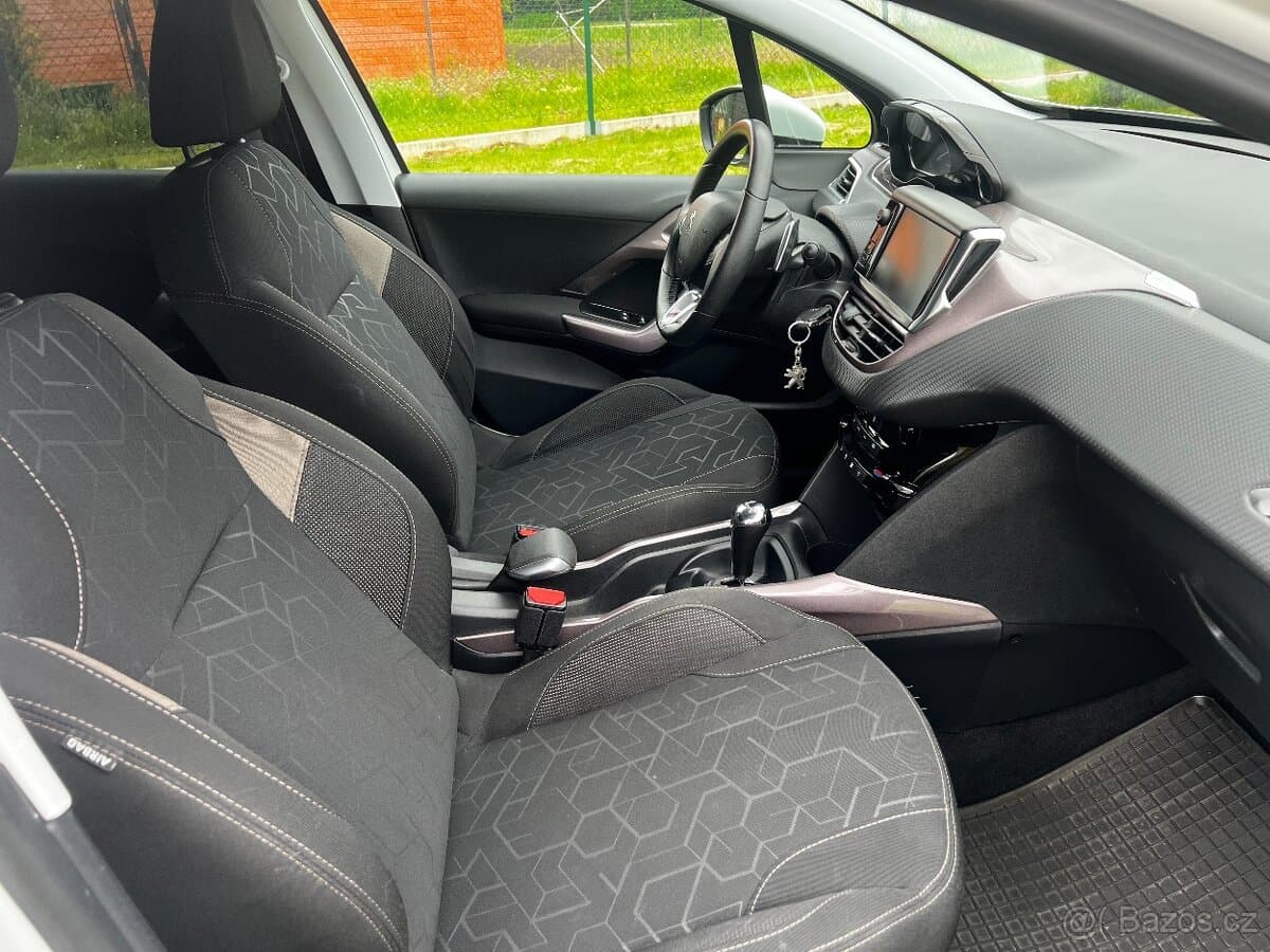 2015 Peugeot 2008 - 10