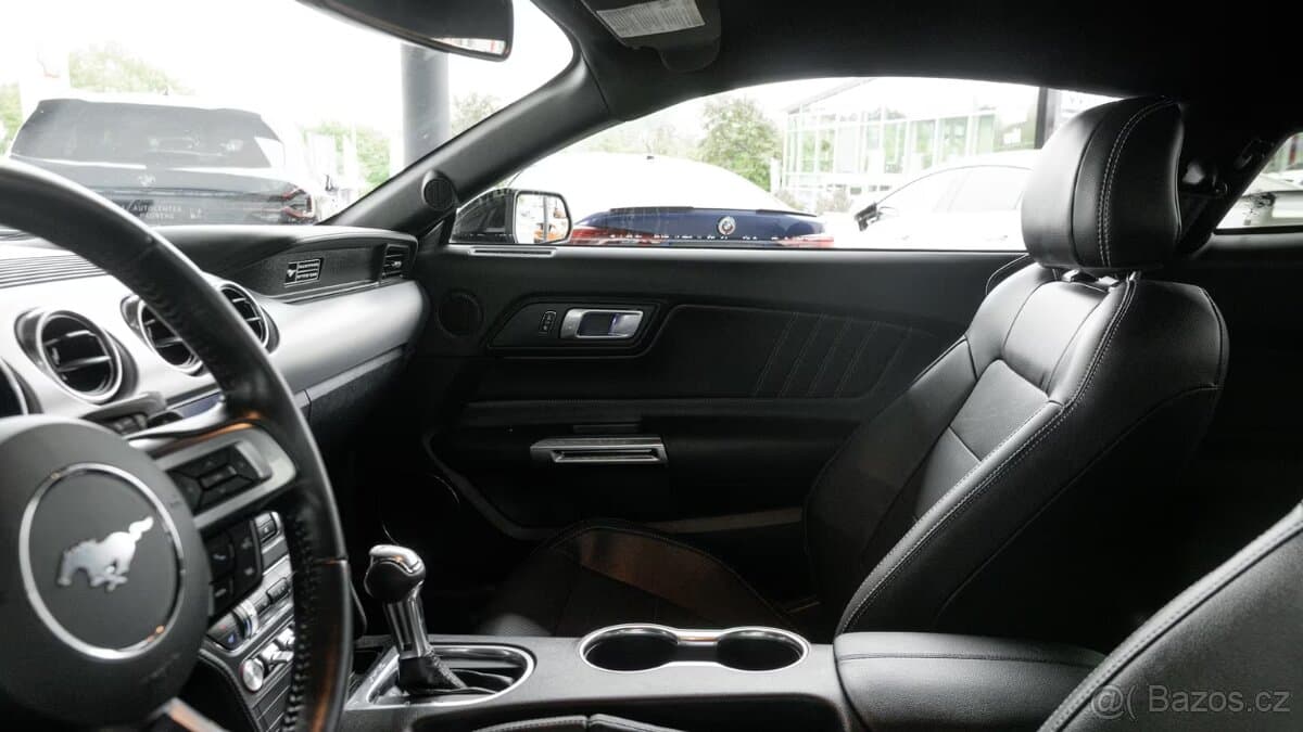 2020 Ford MUSTANG - 10