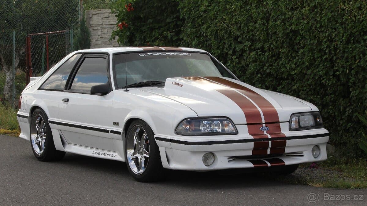 1989 Ford GT - 10