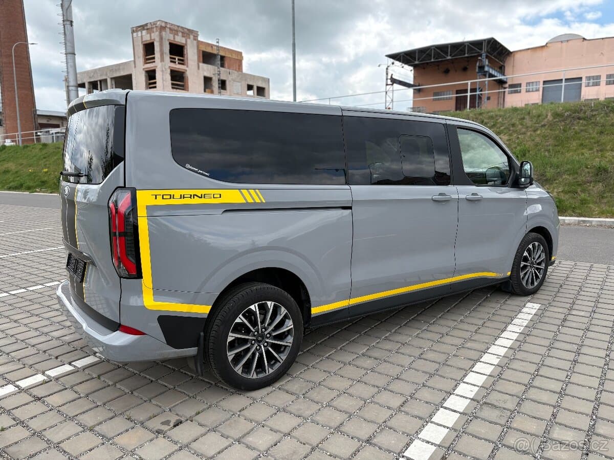 2025 Ford TOURNEO - 10