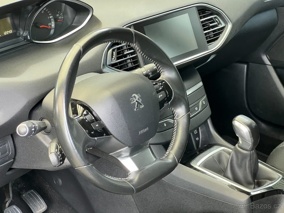 2014 Peugeot 308 - 10