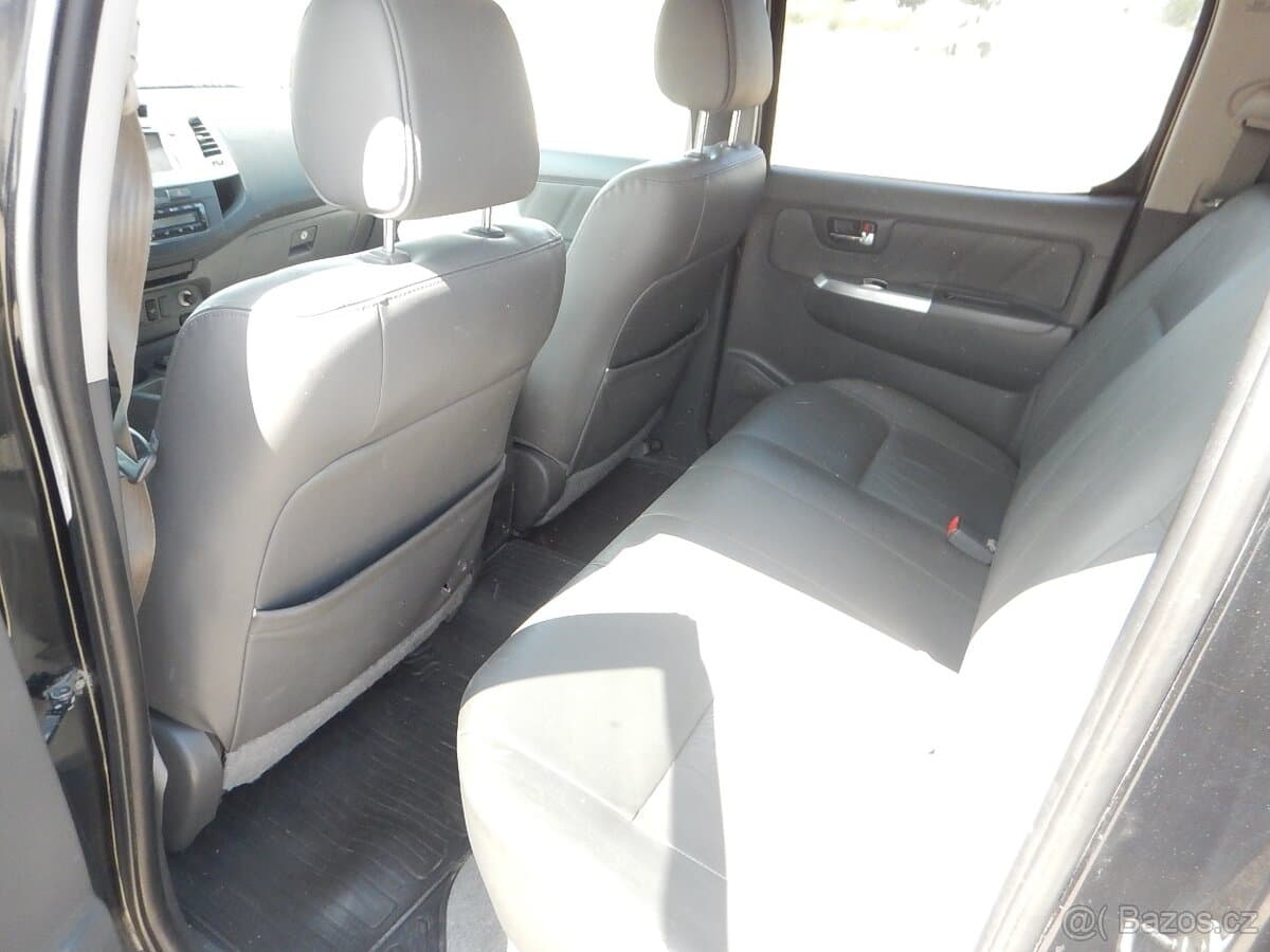 2012 Toyota HILUX - 10