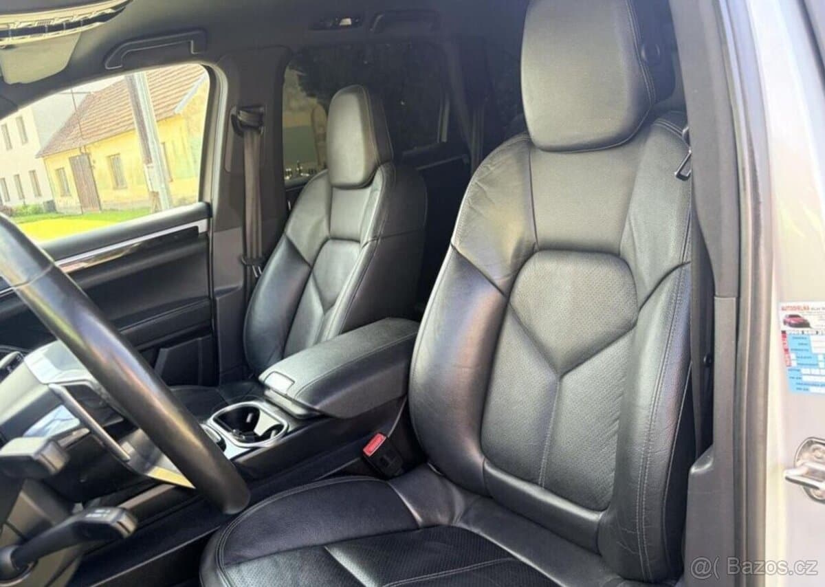 2012 Porsche CAYENNE - 10