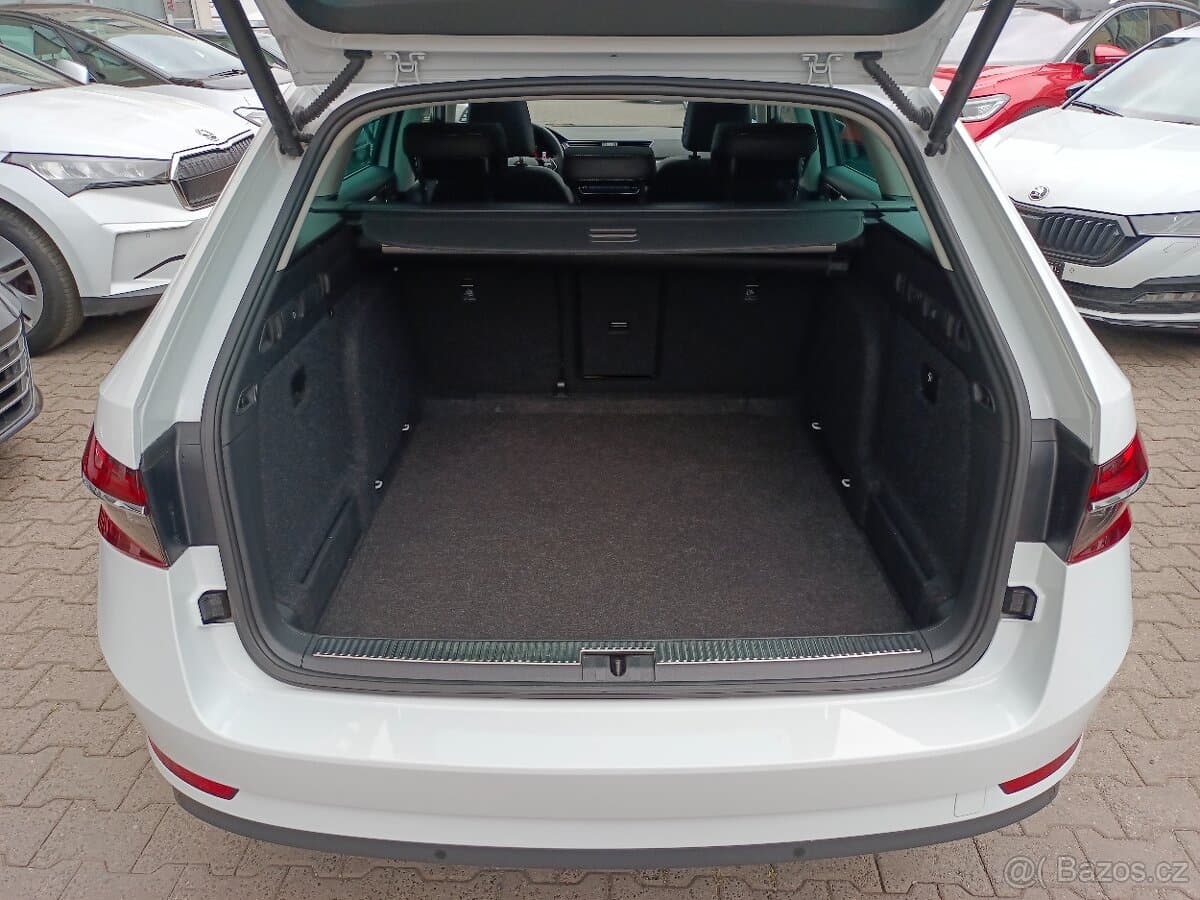 2023 Škoda SUPERB - 10