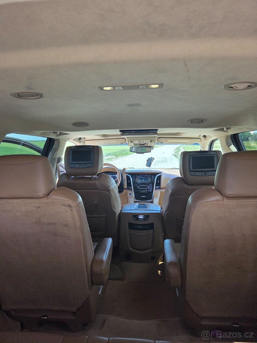 2016 Cadillac ESCALADE - 10