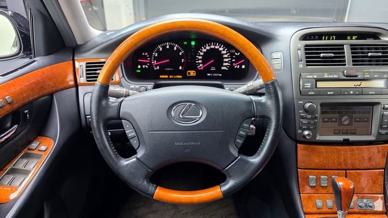 2003 Lexus LS - 10