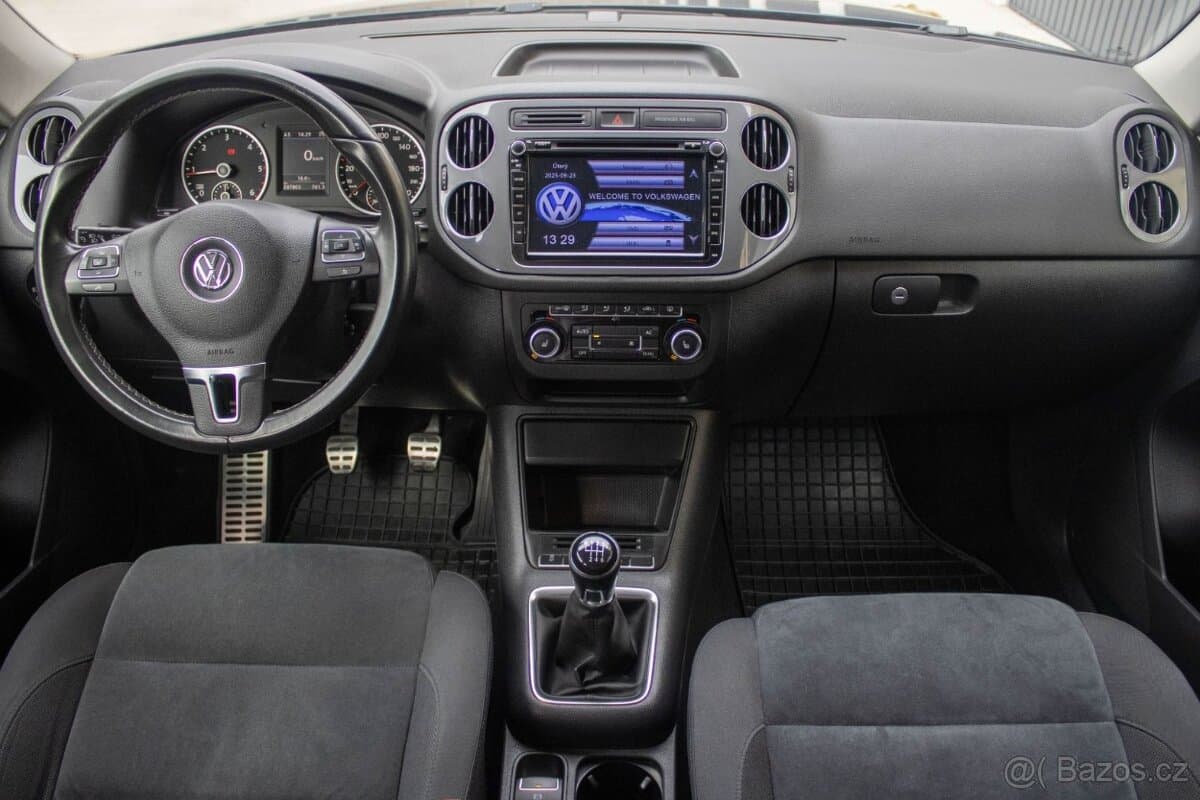 2011 Volkswagen TIGUAN - 10