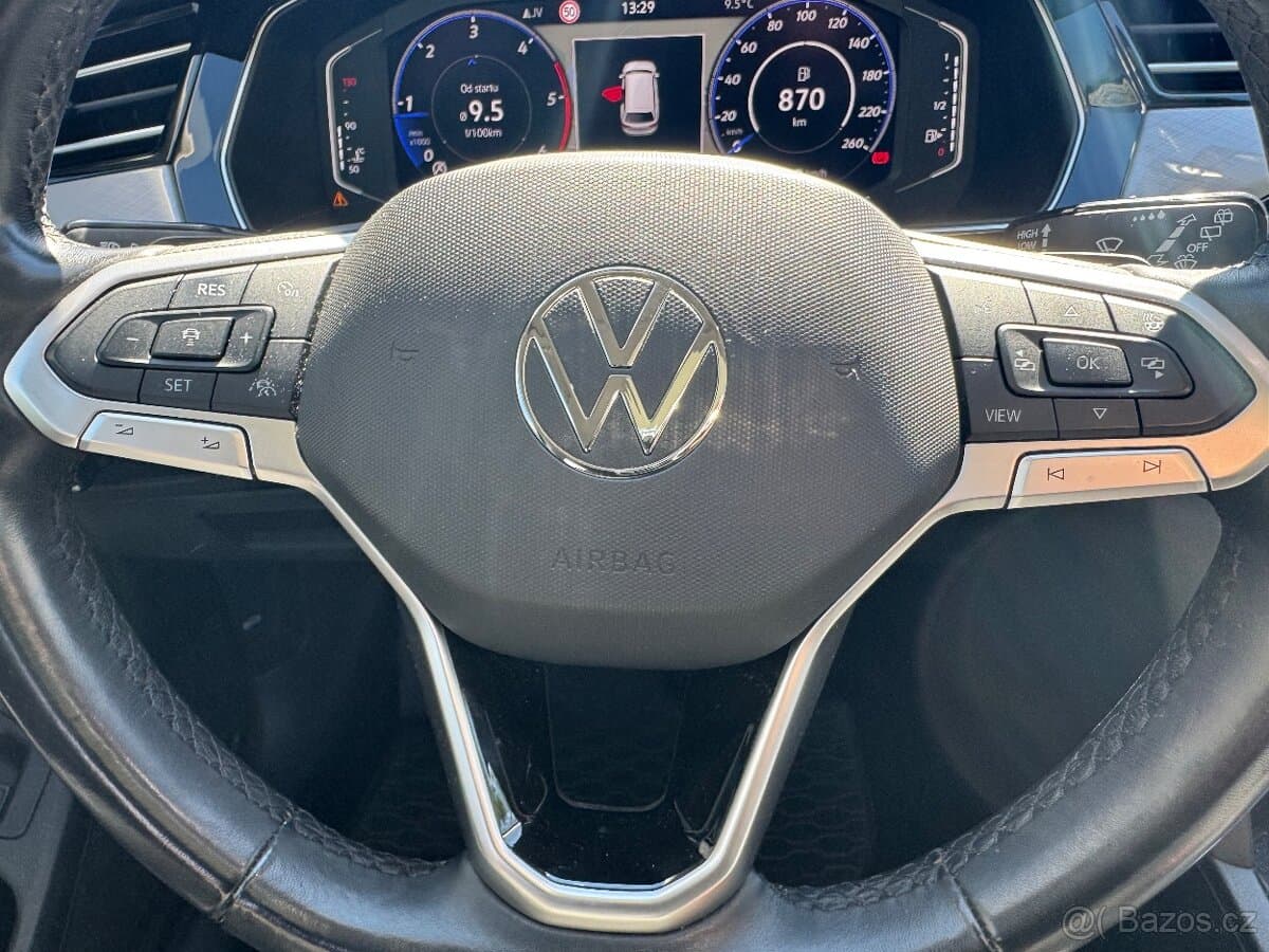 2022 Volkswagen PASSAT - 10
