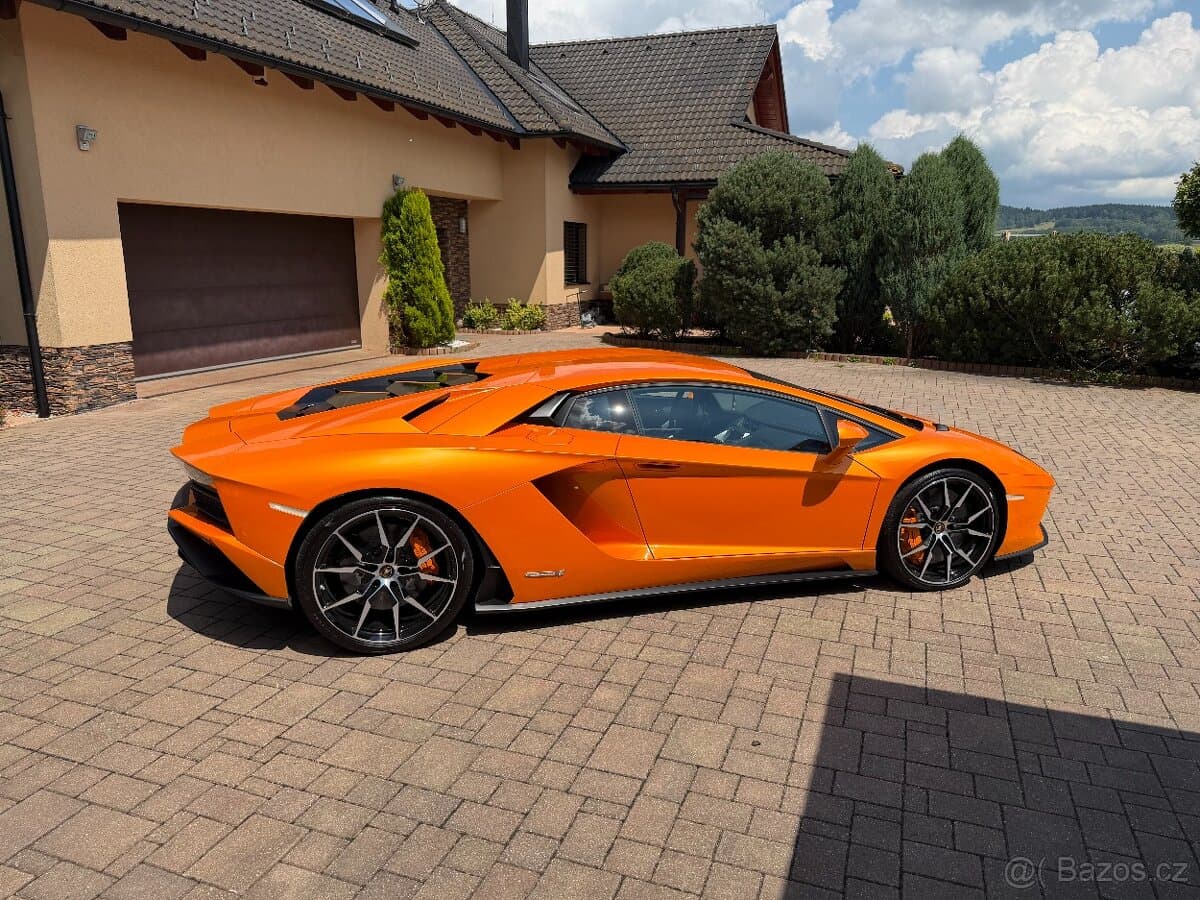2018 Lamborghini AVENTADOR - 10