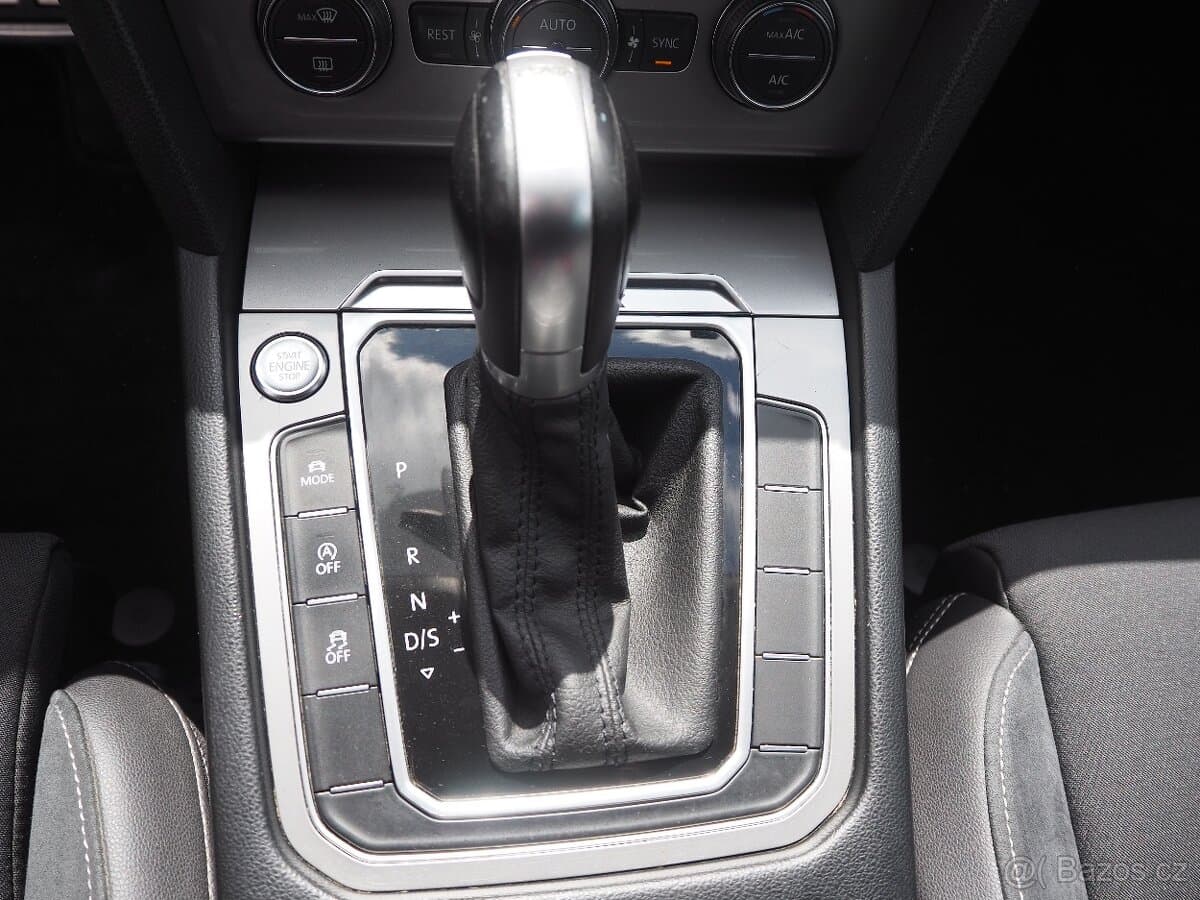 2016 Volkswagen PASSAT - 10