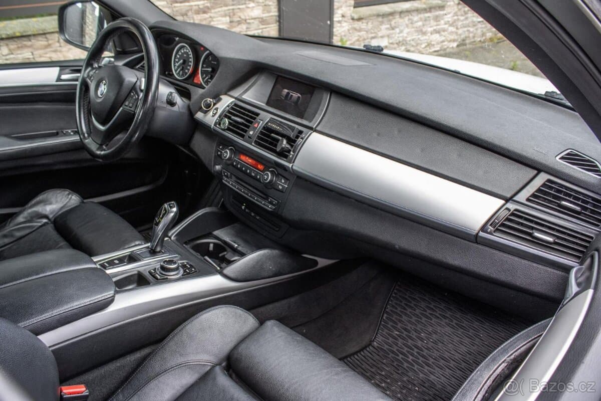 2011 BMW X6 - 10