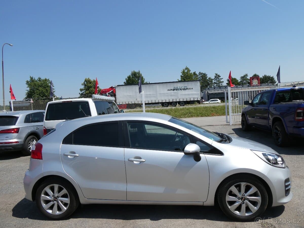 2016 Kia RIO - 10