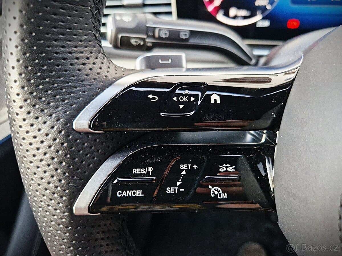 2025 Mercedes-Benz GL - 10