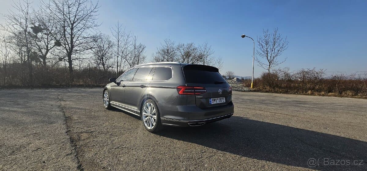 2017 Volkswagen PASSAT - 10