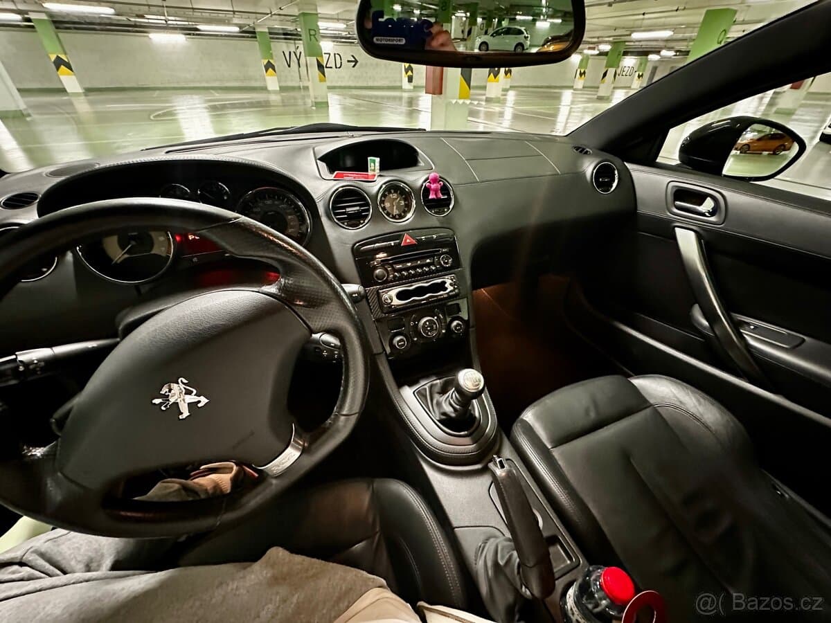 2011 Peugeot RCZ - 10