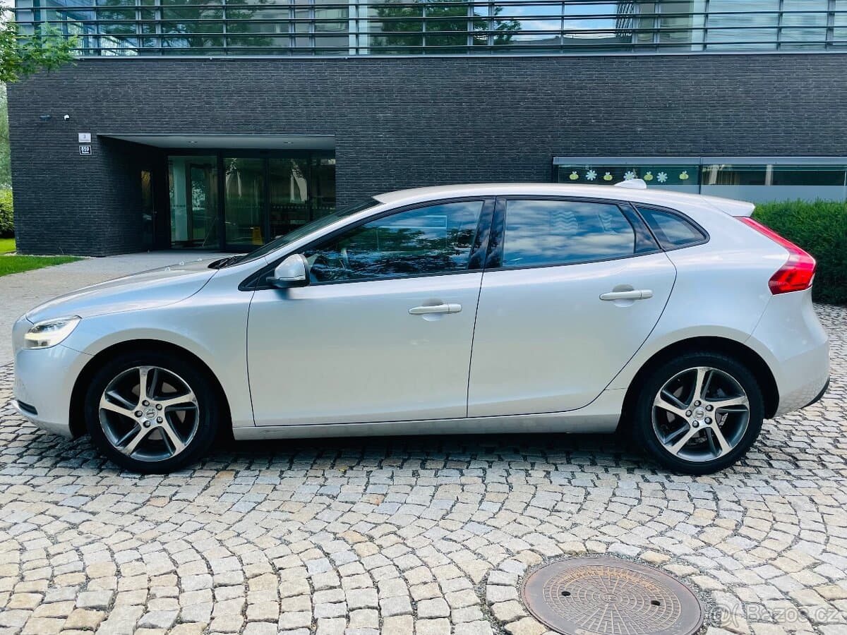 2016 Volvo V40 - 10