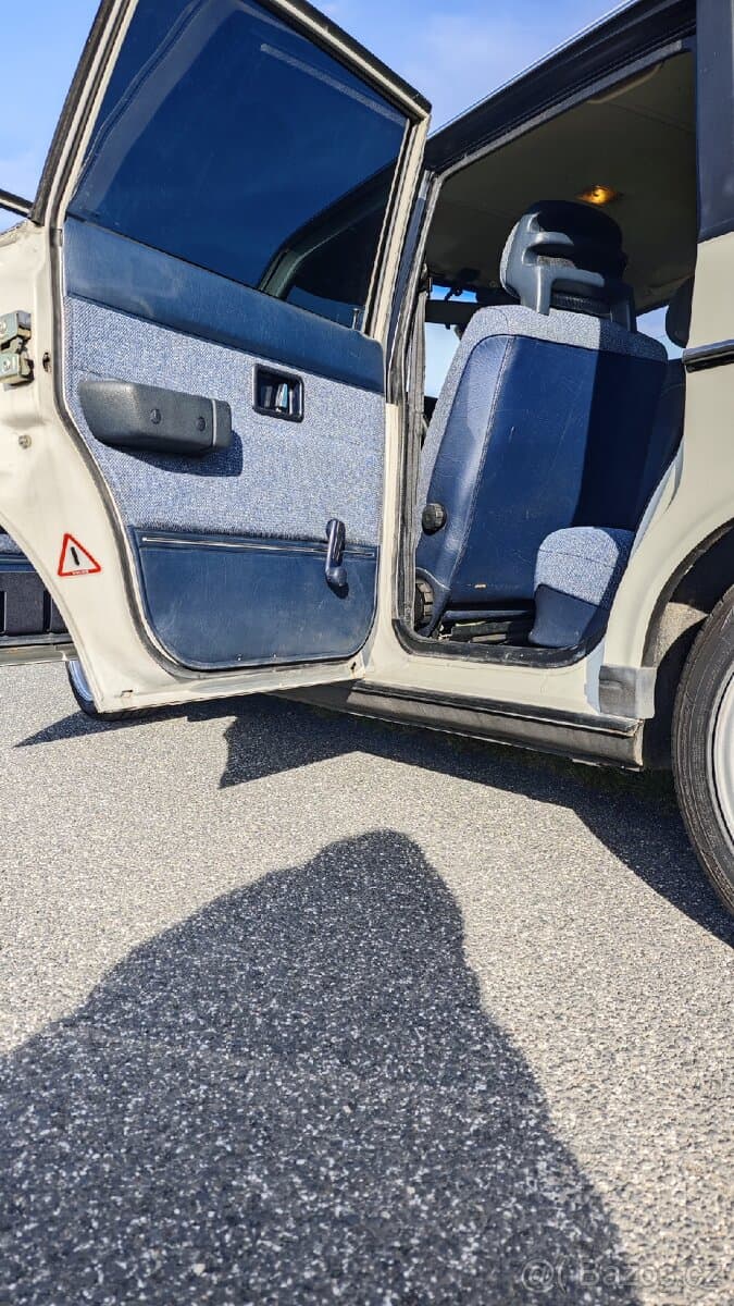 1991 Volvo 240 - 10