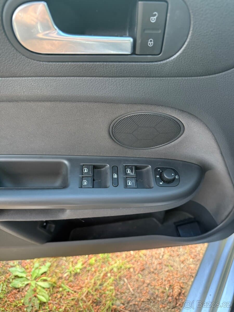 2006 Volkswagen GOLF - 10