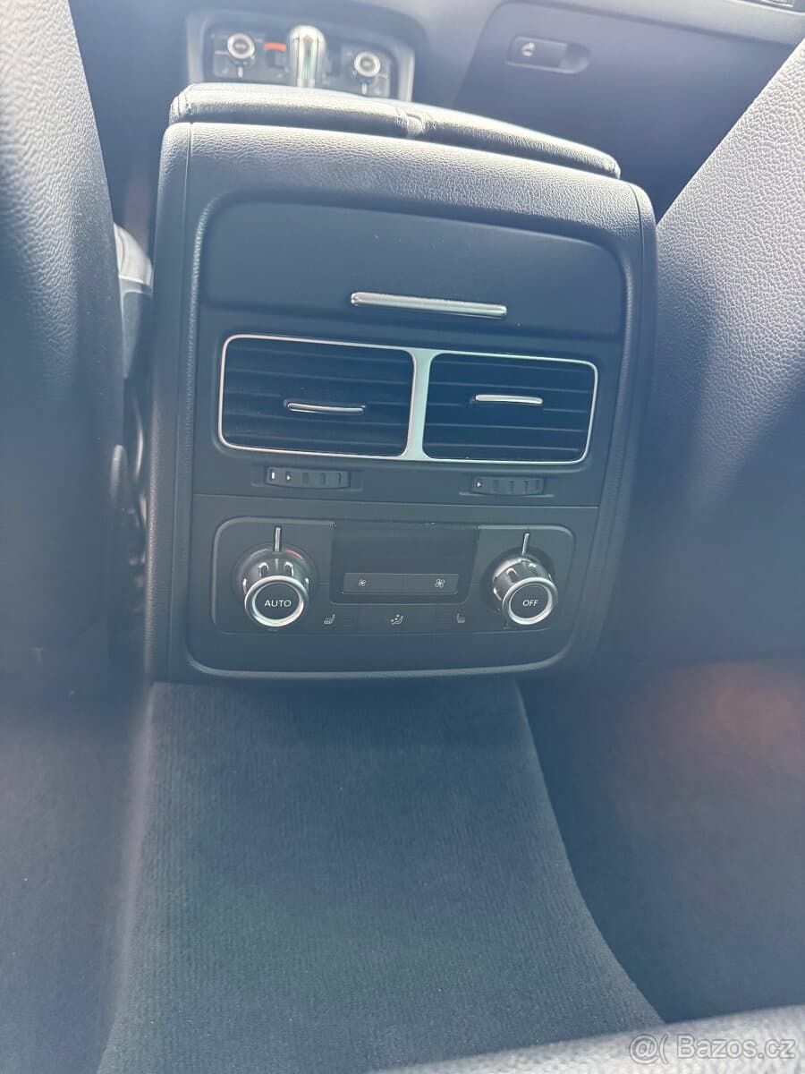2011 Volkswagen TOUAREG - 10